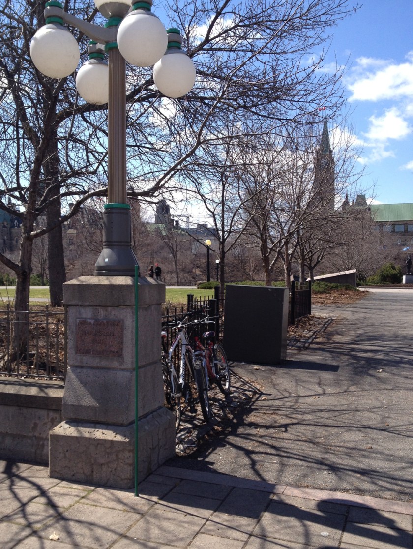 Bikes locked to fence at the entrance to Majors Hill Park