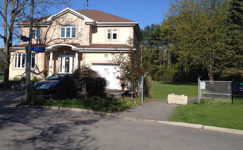 Path into Richelieu Park