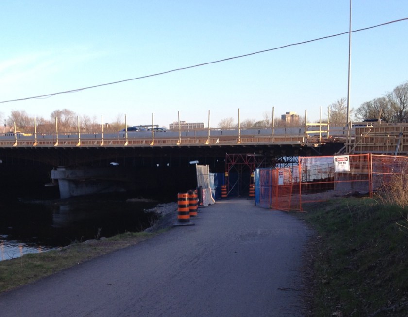 Path under Queensway