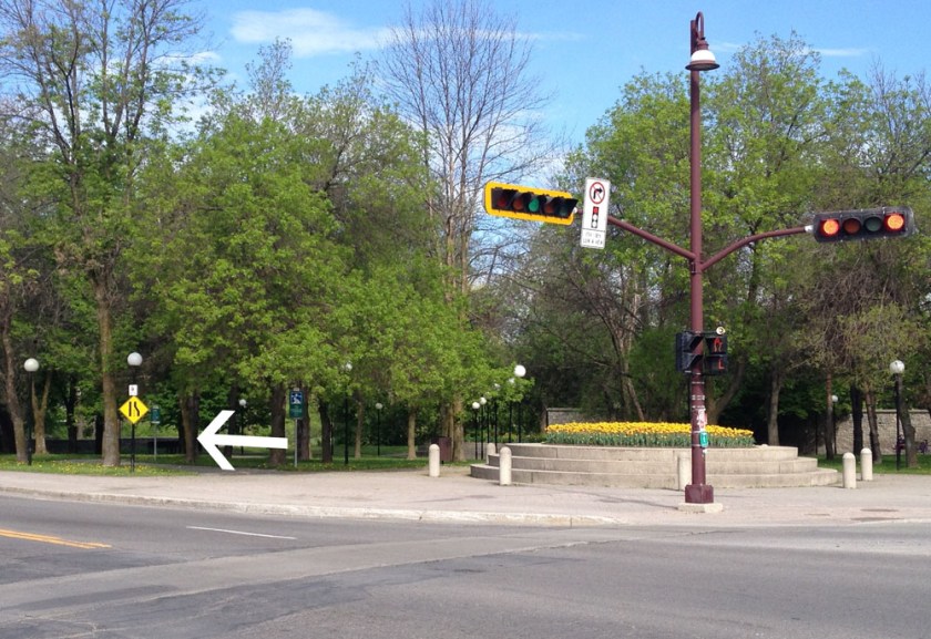 Start of the Ruisseau-de-la-brasserie Pathway at the north west corner of Montcalm and Alexandre-Taché