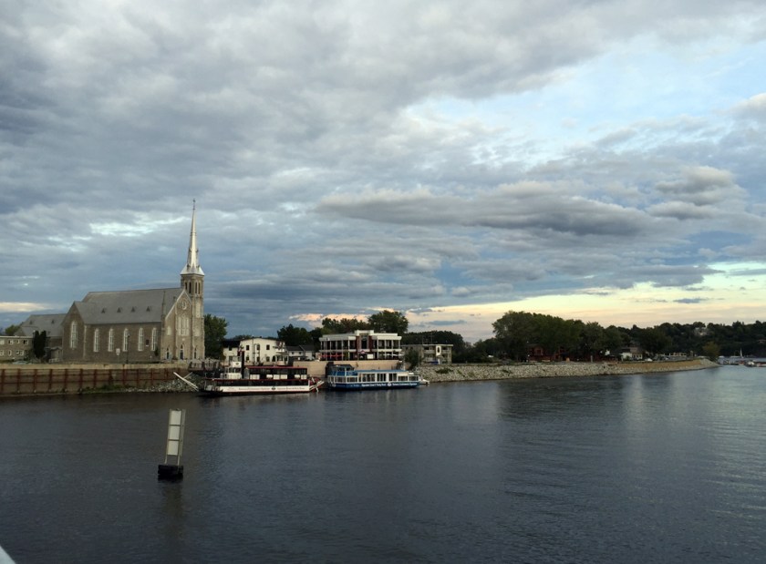 View of Pointe-Gatineau from the Lady-Aberdeen Bridge 